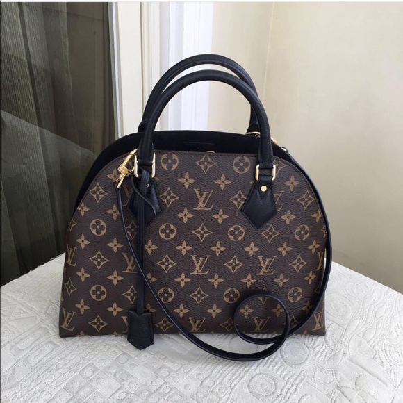 Louis Vuitton Handbags - Louis Vuitton Alma BNB